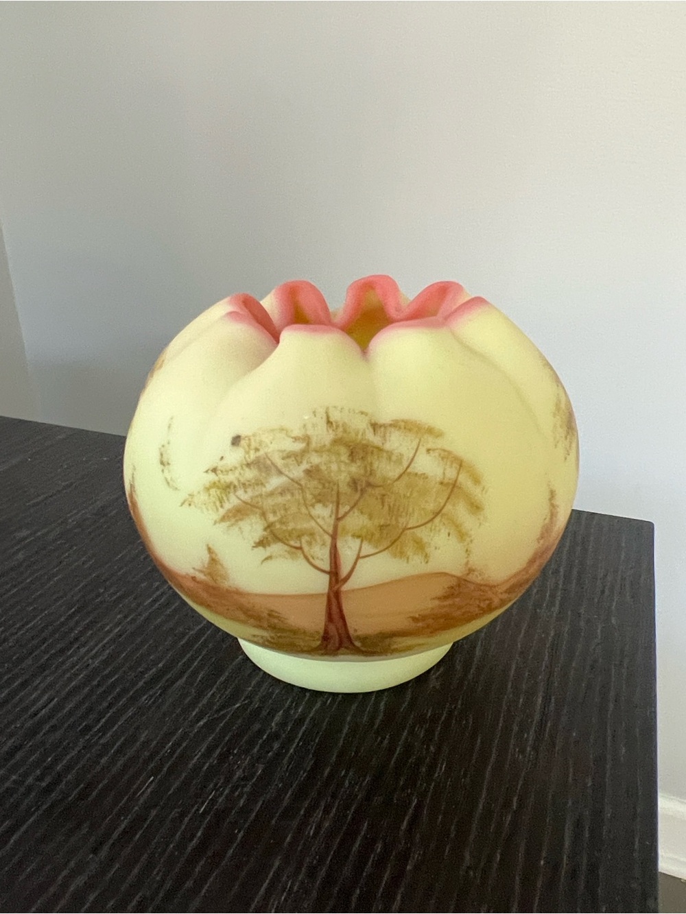 Fenton Scenic On Burmese Glass HP Rose Bowl Hand Painted Gloria Finn - Picture 3 of 6